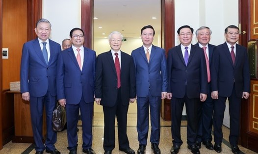Tổng Bí thư Nguyễn Phú Trọng và các lãnh đạo Đảng, Nhà nước đến dự phiên bế mạc Hội nghị Trung ương giữa nhiệm kỳ. Ảnh: VGP/Nhật Bắc