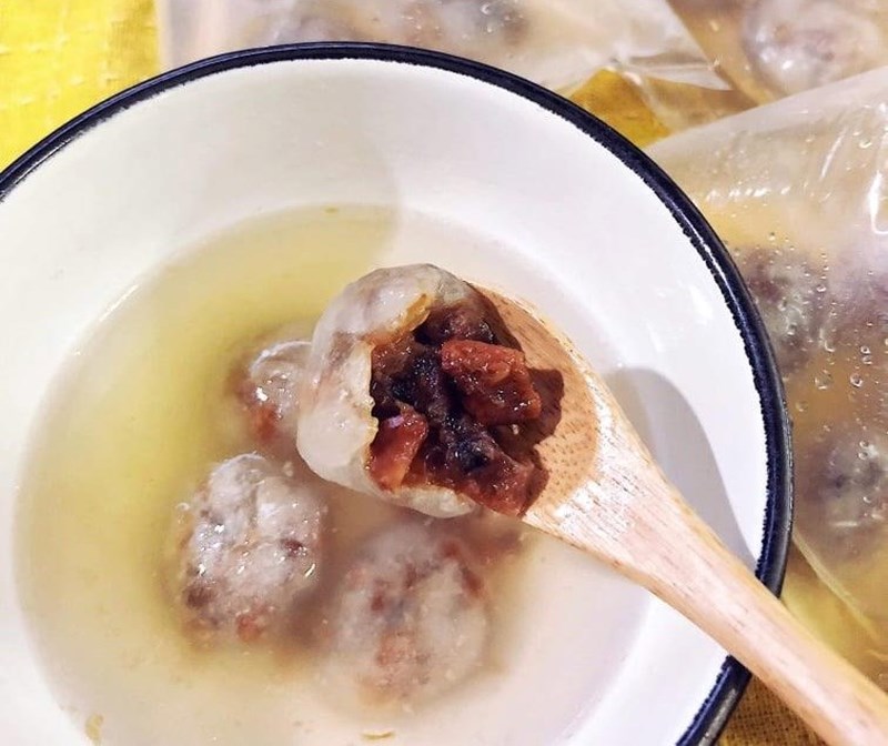 Chè bột lọc heo quay - đặc sản có một không hai ở xứ Huế