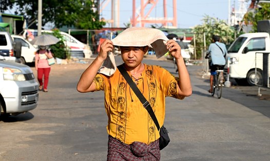 Nắng nóng ở Yangon, Myanmar, ngày 8.5.2023. Ảnh: AFP