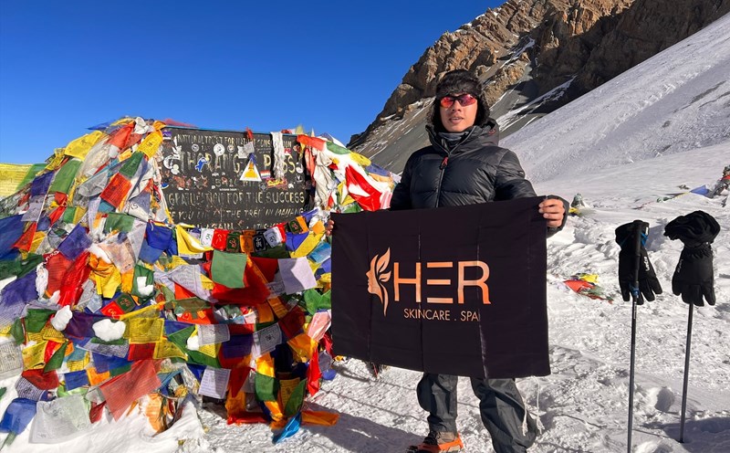 Duy Luân checkin tại Thorung La cao 5.416 m. Ảnh: Nhân vật cung cấp