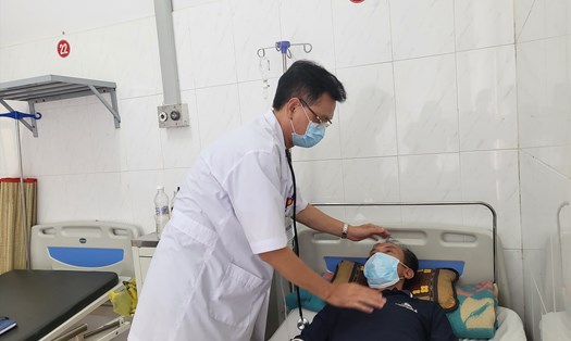 Nhiều người dân ở Đắk Lắk đang phải nhập viện để điều trị COVID-19. Ảnh: Mai Lê