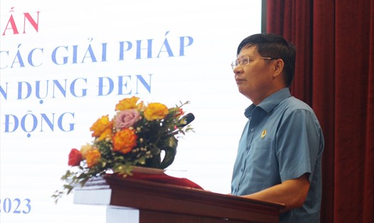 Phó Chủ tịch Tổng LĐLĐVN Phan Văn Anh phát biểu khai mạc hội nghị. 
Ảnh: Minh Hồng
