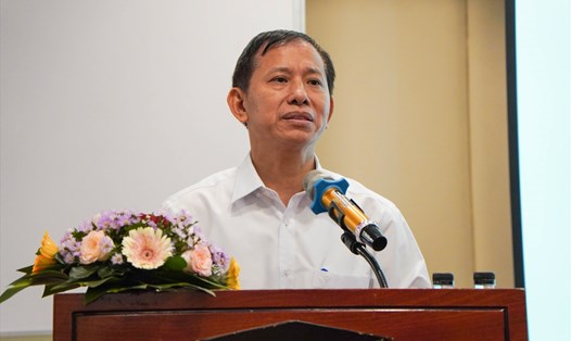 Ông Vũ Mạnh Tiêm - Phó Trưởng ban Tuyên giáo, Tổng LĐLĐVN phát biểu tại hội thảo. Ảnh: Hữu Chánh