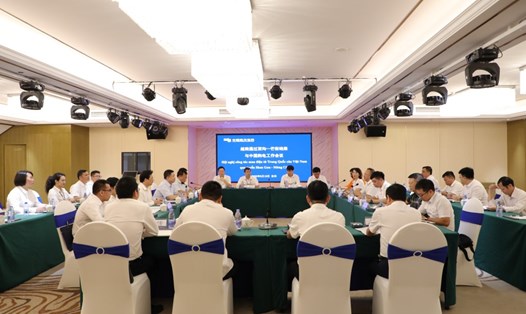 Buổi làm việc giữa Tổng Công ty Điện lực miền Bắc và Công ty Lưới điện Quảng Tây (Trung Quốc) tại TP Đông Hưng, Trung Quốc. Ảnh: Công ty Điện lực Quảng Ninh