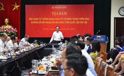 Bộ trưởng Ngoại giao Bùi Thanh Sơn phát biểu tại Tọa đàm. Ảnh: Bộ Ngoại giao