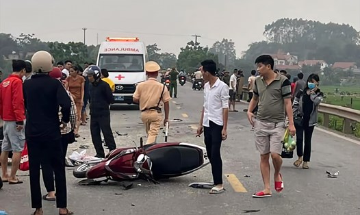 Hiện trường vụ tai nạn giao thông chiều 2.5 tại tuyến Quốc lộ 32C qua địa bàn huyện Cẩm Khê, tỉnh Phú Thọ. Ảnh do người dân cung cấp.