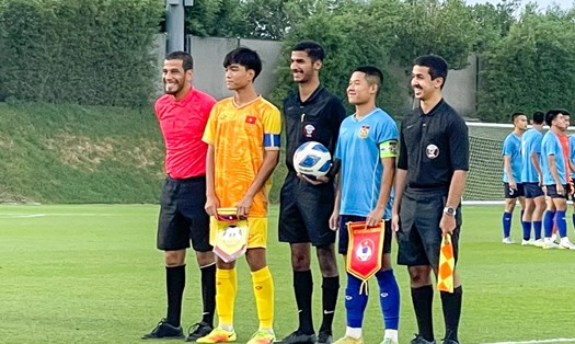 U17 Việt Nam đá tập với U17 lào tại Qatar. Ảnh: VFF