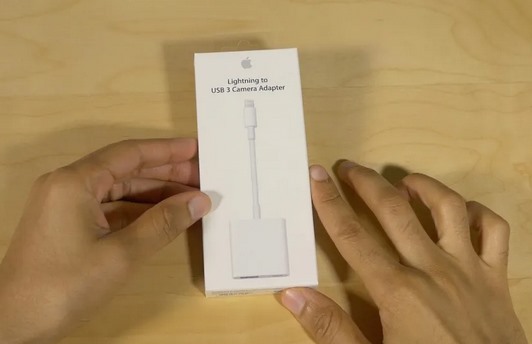 Bản cập nhật hệ điều hành 16.5 của Apple vừa ra mắt ngày 18.5 vừa qua đã gây lỗi xung đột với phụ kiện lightning to USB 3 của hãng. Ảnh: 9to5Mac.