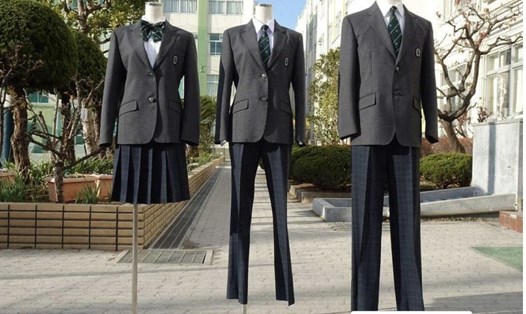 Đồng phục cho nữ sinh trường trung học cơ sở Mizue Daini của Tokyo, Nhật Bản. Ảnh: Mizue Daini