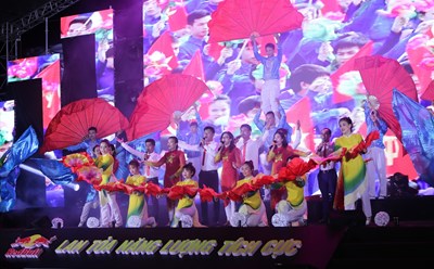 Đêm nhạc là một trong những hoạt động của Ngày hội “Thanh niên công nhân - Lan tỏa năng lượng tích cực”. Ảnh: Ái Vân