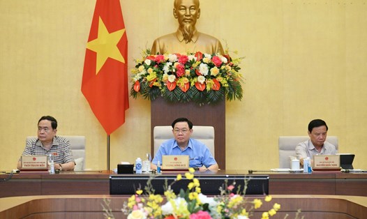 Chủ tịch Quốc hội Vương Đình Huệ chủ trì phiên họp. Ảnh: Phạm Thắng/QVPQH