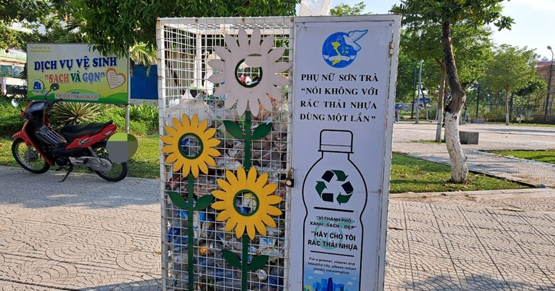 Thu gom, phân loại rác xóa điểm đen ô nhiễm môi trường