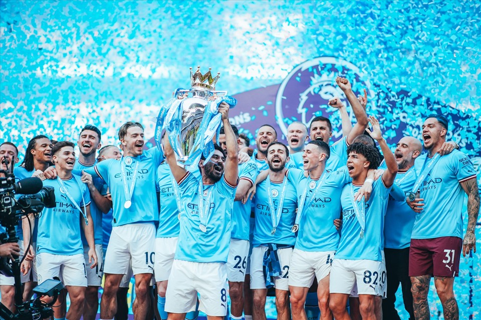 Man CIty đặt mục tiêu giành cú ăn ba danh hiệu mùa này. Ảnh: MCFC.