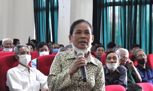 Đại diện hộ nghèo, cận nghèo của huyện Kim Sơn phát biểu tại buổi đối thoại. Ảnh: Sở  
LĐTBXH Ninh Bình