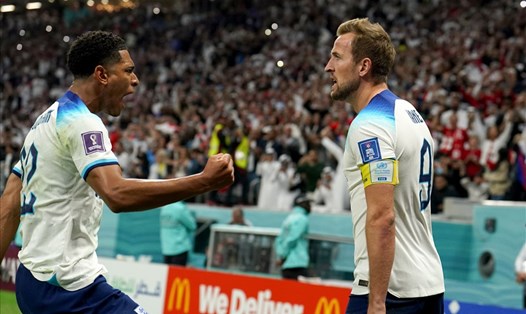 Jude Bellingham và Harry Kane trong màu áo tuyển Anh.  Ảnh: AFP
