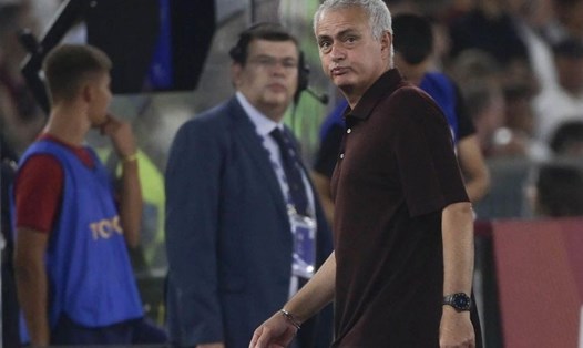 Jose Mourinho sẽ bước vào trận chung kết châu Âu thứ 6 trong sự nghiệp trước Sevilla. Ảnh: CLB AS Roma