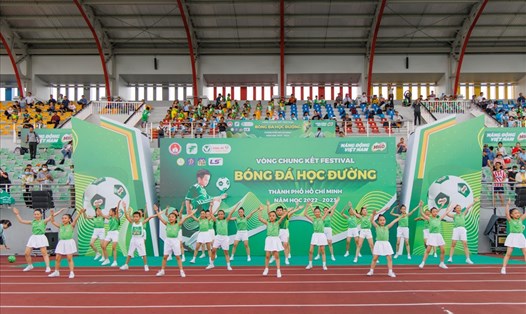 Vòng Chung Kết Giải Bóng Đá Học Đường TPHCM năm học 2022-2023 vừa diễn ra tại sân vận động quận Bình Thạnh với những trận cầu hấp dẫn. Ảnh: DN cung cấp