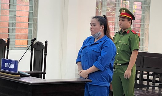 Bị cáo Lê Thị Cẩm Tiên tại tòa án nhân dân TP. Vĩnh Long. Ảnh: Hoàng Lộc