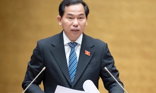 Chủ nhiệm Ủy ban Tài chính - Ngân sách của Quốc hội Lê Quang Mạnh trình bày báo cáo thẩm tra. Ảnh: Phạm Thắng/QH