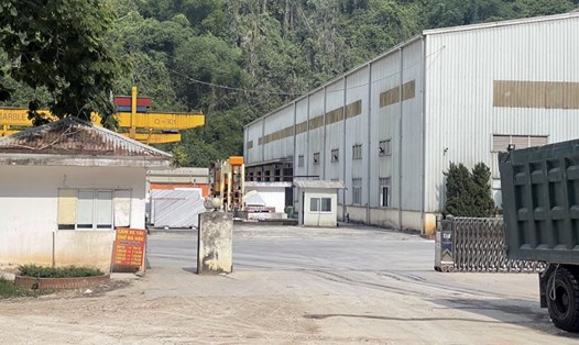 Nhà máy sản xuất đá quý thuộc Công ty TNHH đá cẩm thạch R.K Quốc Tế.