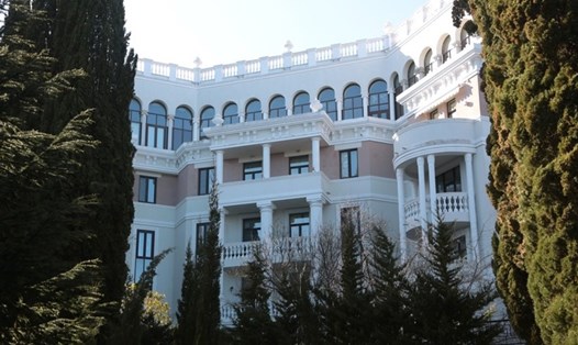 Tòa nhà ở Yalta, Crimea, nơi có căn penhouse trước đây thuộc về Tổng thống Ukraina Volodymyr Zelensky và phu nhân. Ảnh: Sputnik