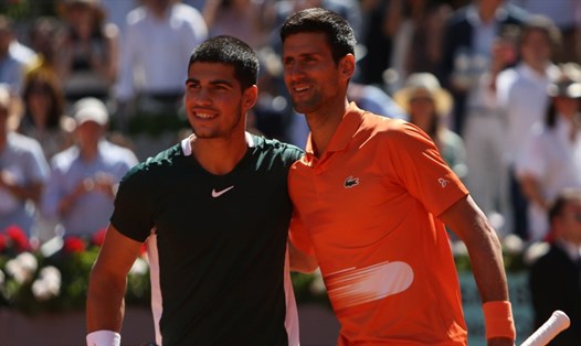 Carlos Alcaraz và Novak Djokovic là 2 ứng viên sáng giá nhất cho chức vô địch Roland Garros 2023. Ảnh: Tennis 365