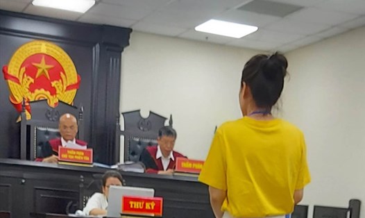 Phiên toà phúc thẩm hôm 19.5 xét đơn kháng cáo của Dương Thị Tuyền về hành vi "Chứa mại dâm". Ảnh: Quang Việt