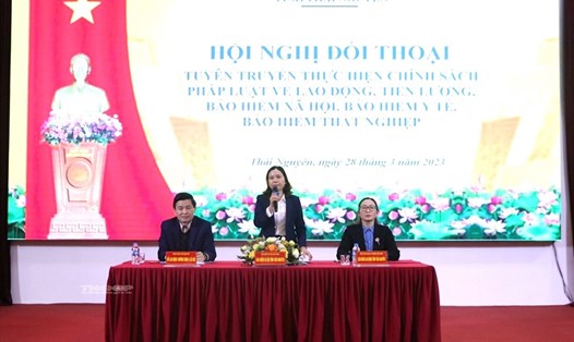Các cơ quan chức năng tỉnh Thái nguyên tổ chức hội nghị đối thoại về bảo hiểm xã hội. Ảnh: BHXH tỉnh Thái Nguyên