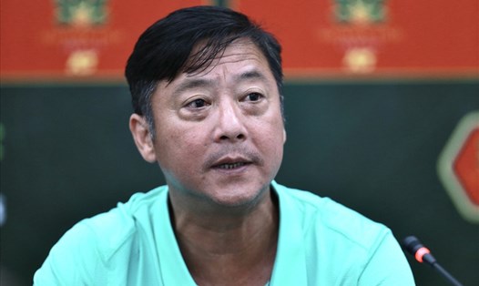 Huấn luyện viên Lê Huỳnh Đức dự họp báo sau trận đấu giữa Bình Dương với Hà Nội tối 27.5. Ảnh: Thanh Vũ