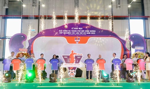 Giải bóng đá Thành phố mới Bình Dương là giải bóng đá phong trào có số lượng đội tham dự kỳ lục tại Việt Nam. Ảnh: Đình Thảo