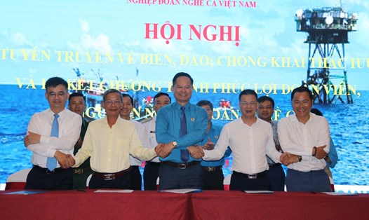 Nghiệp đoàn Nghề cá Việt Nam đã phối hợp với một số đơn vị để triển khai chương trình phúc lợi đoàn viên, ngư dân. Ảnh: Thanh Thúy
