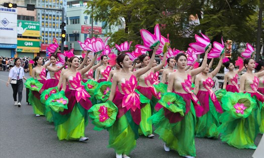 Chương trình lễ hội đường phố trong khuôn khổ Festival Nghề truyền thống Huế năm 2023.