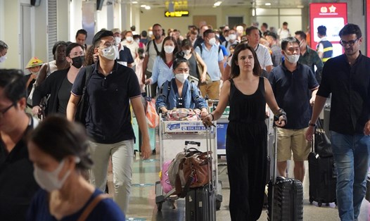 Sân bay Tân Sơn Nhất đón gần 130.000 hành khách đi và đến trong ngày cuối của kì nghỉ lễ. Ảnh: Chân Phúc