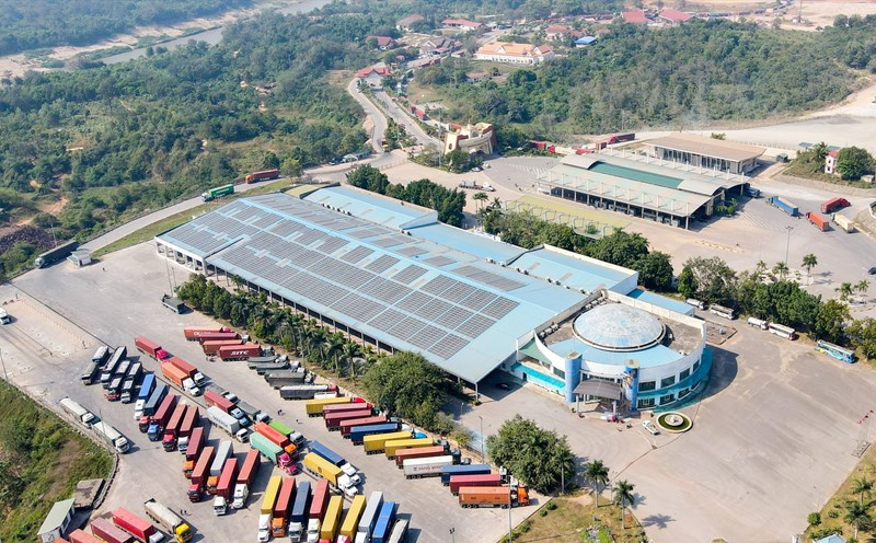 Cửa khẩu quốc tế Lao Bảo | LAODONG.VN