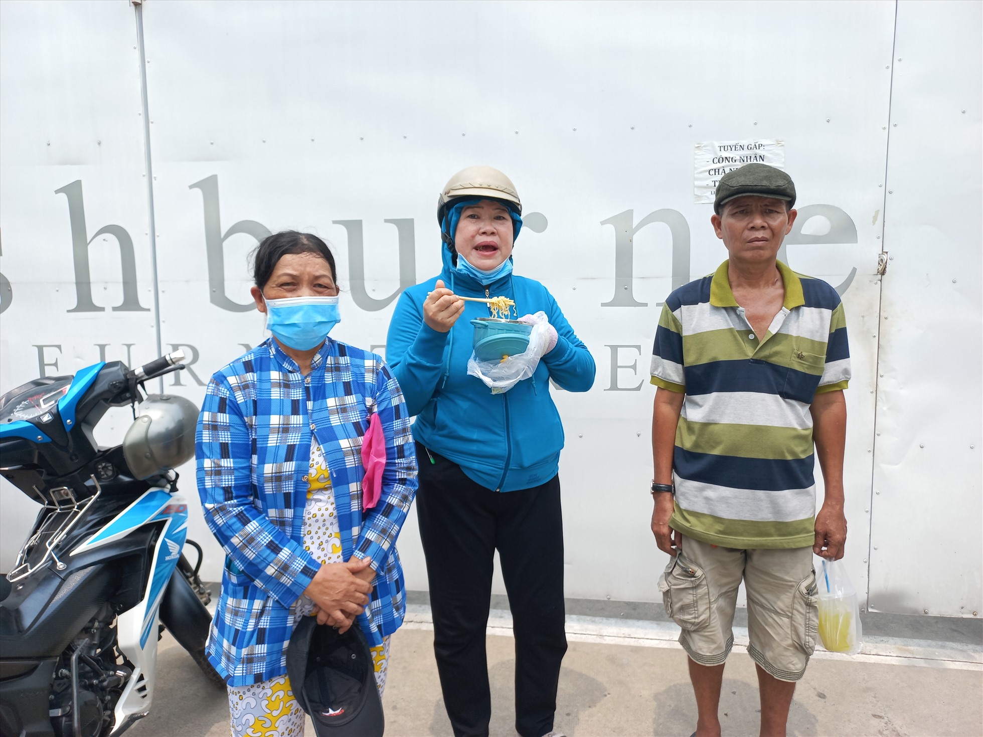 Nhiều người trên 40 tuổi bị mất việc trong xu hướng cắt giảm lao động