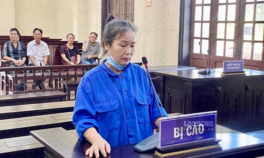 Bị cáo Trần Thị Dung tại phiên tòa xét xử. Ảnh: Thành Đạt