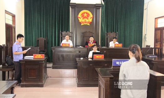 Bị cáo Nguyễn Thị Duyên tại phiên tòa xét xử. Ảnh: Hà Vi
