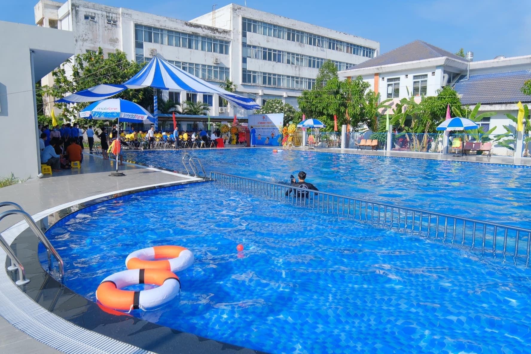 Thêm hồ bơi cho con em công nhân lao động ở Bình Dương