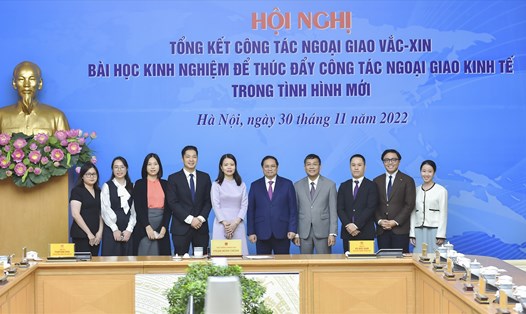 Thủ tướng Phạm Minh Chính chủ trì Hội nghị tổng kết công tác Ngoại giao vaccine tháng 11.2022. Ảnh: Bộ Ngoại giao