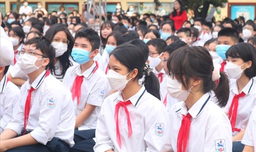 Nhiều trường ở Hà Nội quá tải học sinh, sĩ số lên tới 60 em/lớp. Ảnh: Linh Trần
