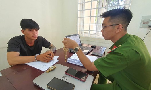 Nguyễn Duy Khánh tại trụ sở cơ quan Công an. Ảnh: Sỹ Đức