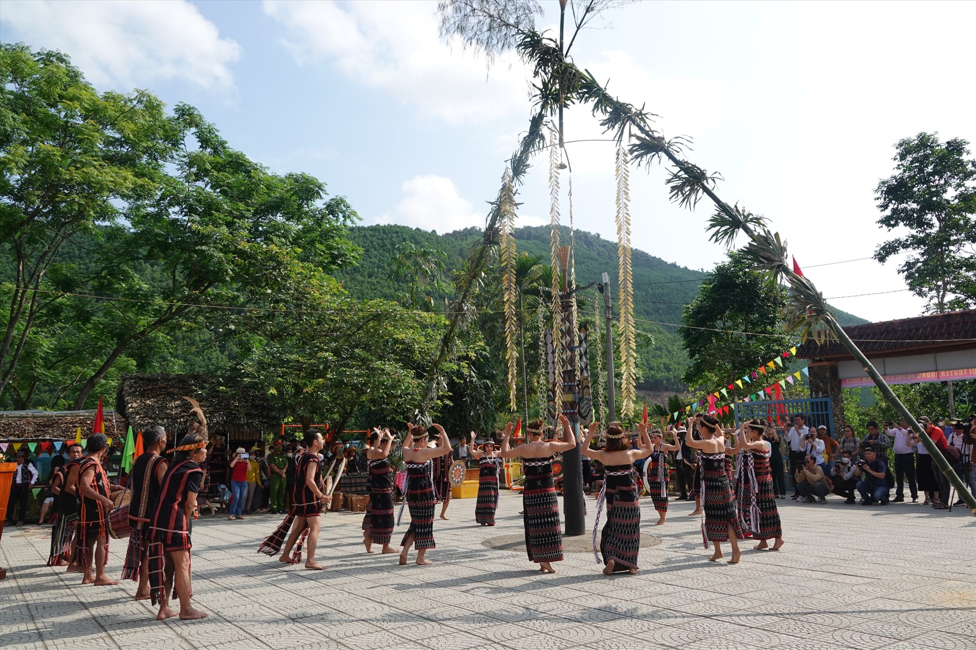 Đà Nẵng bảo tồn văn hóa Cơ Tu qua phát triển du lịch cộng đồng