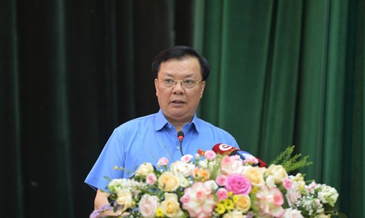 Bí thư Thành ủy Hà Nội Đinh Tiến Dũng phát biểu tại buổi tiếp xúc. Ảnh: Phạm Đông