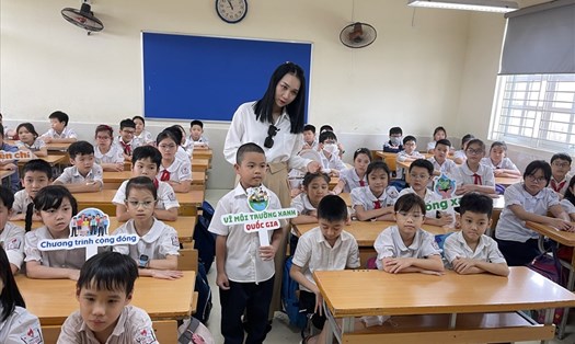 Học sinh trường Tiểu học Tân Định tham gia chương trình. Ảnh: Bảo Khánh