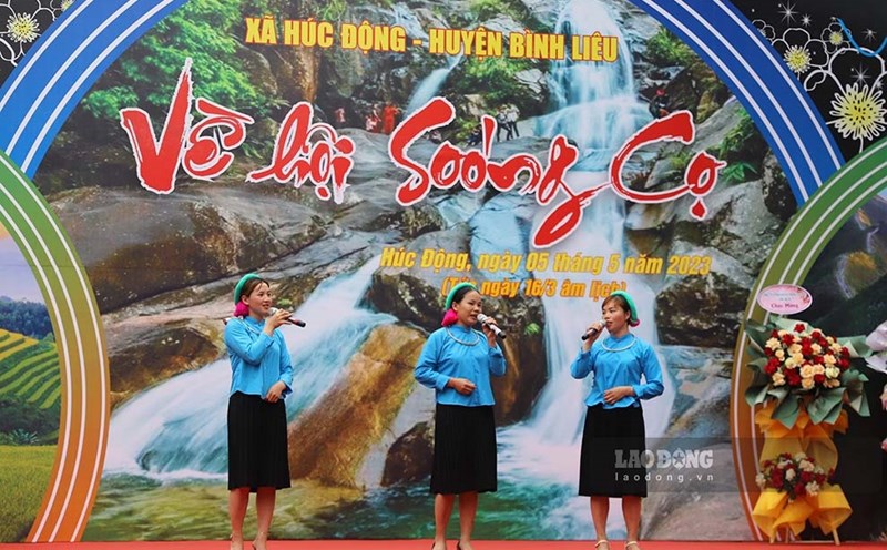 Chương trình hội hát Soóng Cọ tại nhà văn hóa thôn Nà Ếch, xã Húc Động, huyện Bình Liêu.