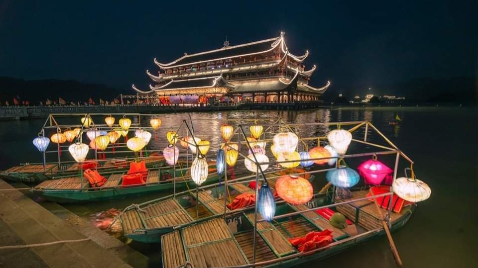 Lễ hội ánh sáng tại Khu du lịch Tam Chúc (tỉnh Hà Nam) kéo dài từ 29.4 - 2.5 thu hút hàng vạn khách du lịch. Ảnh: Bá Dương
