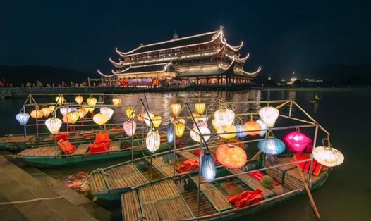 Lễ hội ánh sáng tại Khu du lịch Tam Chúc (tỉnh Hà Nam) kéo dài từ 29.4 - 2.5 thu hút hàng vạn khách du lịch. Ảnh: Bá Dương