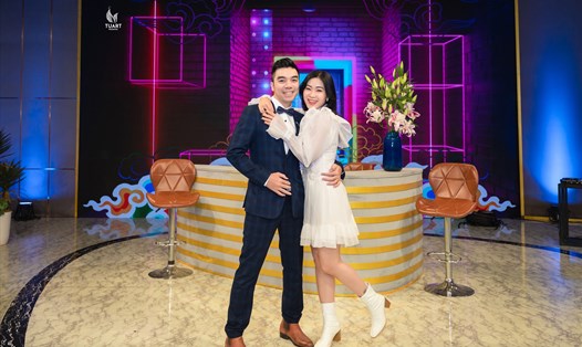 Vợ chồng ca sĩ Hà Myo và Thế Phương tham gia chương trình "Khách sạn 5 sao". Ảnh: VTV