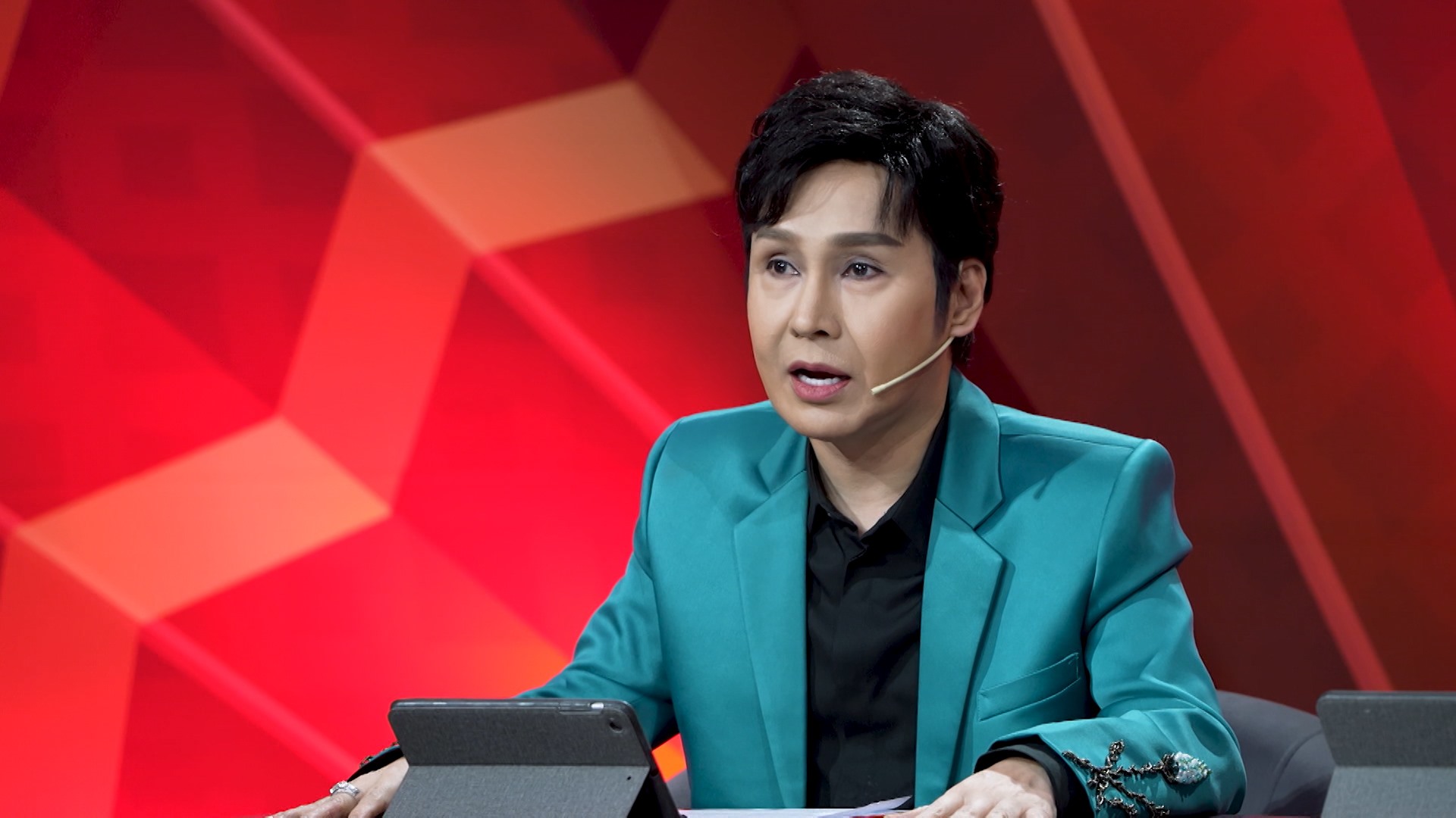 NSƯT Vũ Luân kể về ngày mới bước chân vào nghề. Ảnh: Nhà sản xuất.