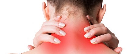 Đau cổ, vai, gáy là tình trạng nhiều người gặp phải. Ảnh: Hải Hà